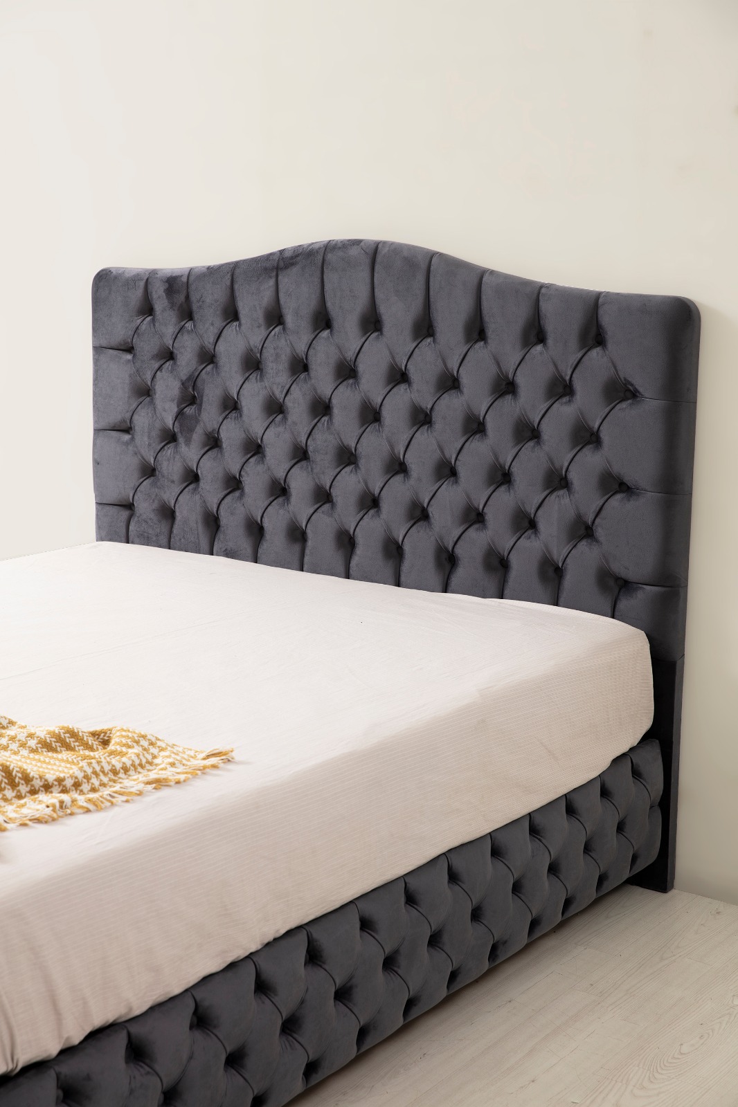 Paris Bettgestelle 2