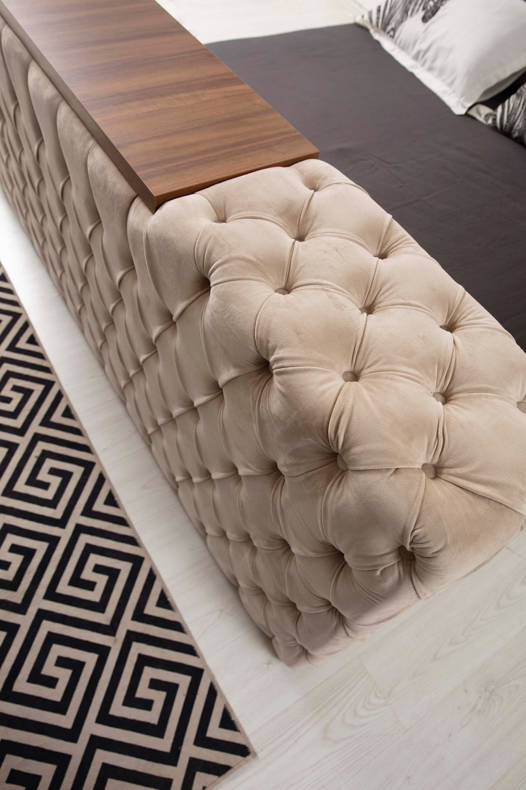 Nirvana Bettgestelle 4